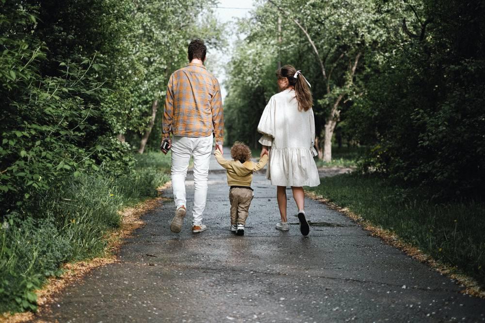 Ensuring the Safety of Our Little Ones: The Importance of Secure Kid Pickups!